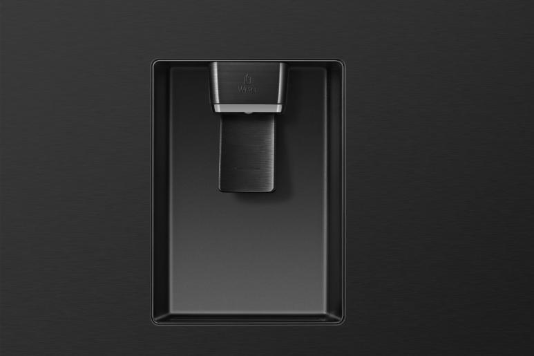 Hisense RS840N4WFE American-Style Smart Fridge Freezer Black Steel