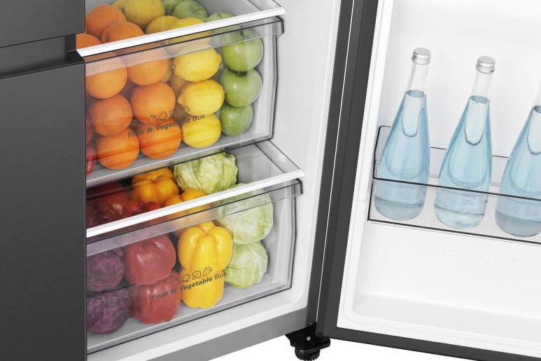 Hisense RS840N4WFE American-Style Smart Fridge Freezer Black Steel