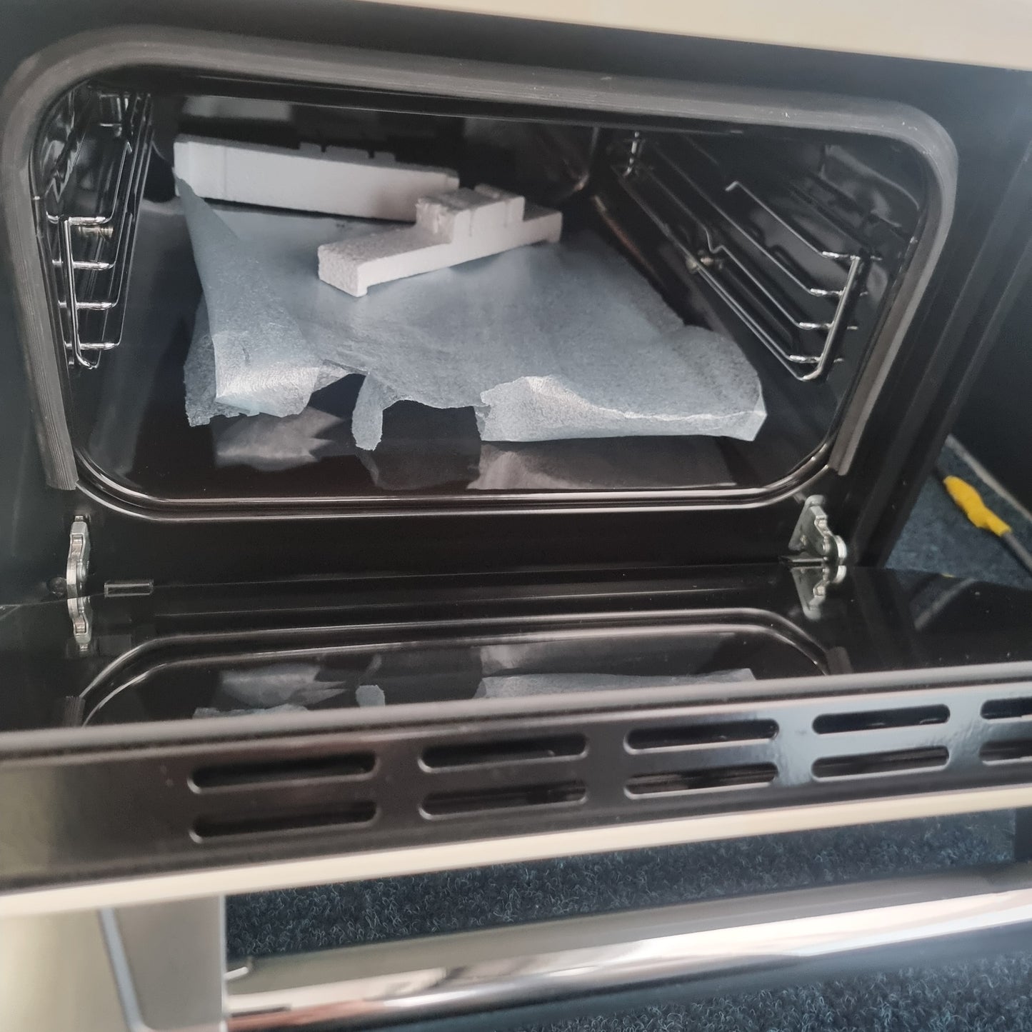 Willow WR100DFCRM Dual Fuel Range Cooker – 100cm – 7 Burner – Cream – Grade A
