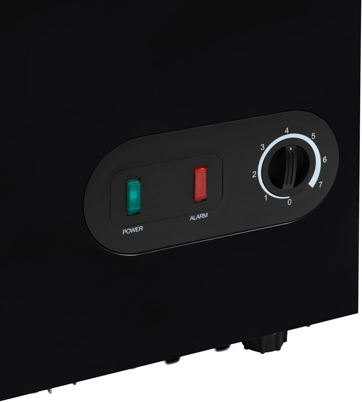 Close-up of Willow WCF60B temperature control panel with indicator lights.