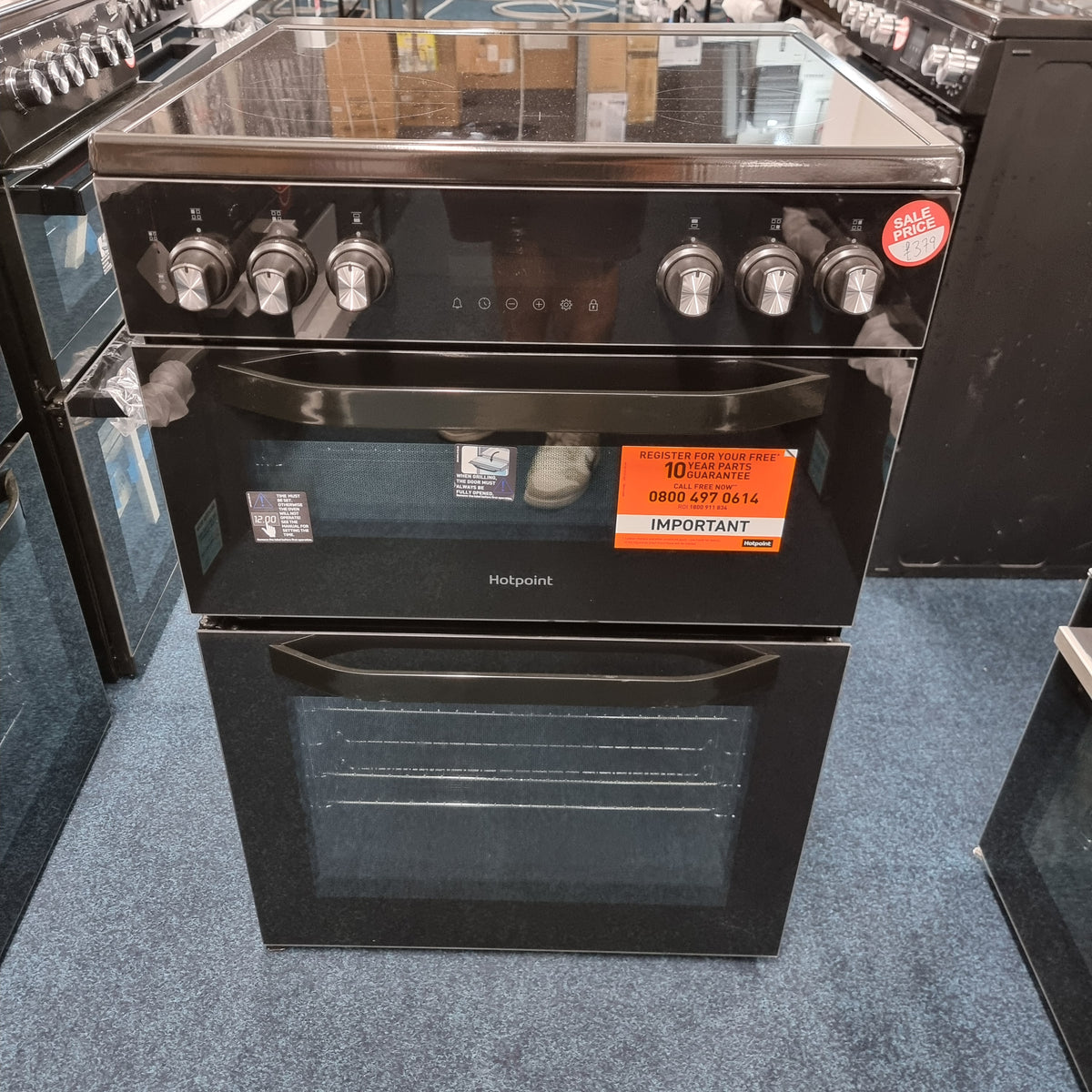 Hotpoint Electric Ceramic Cooker HDE6VDB1 60cm - Black