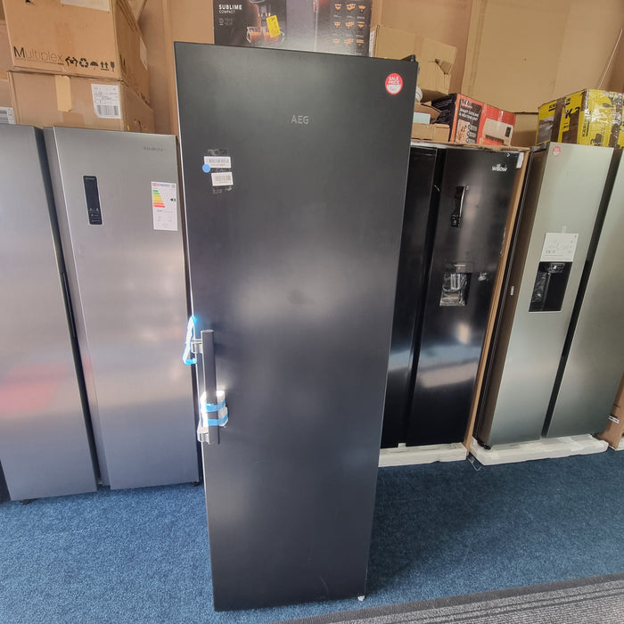 AEG 7000 Freestanding Fridge ORK7M391EB - Black